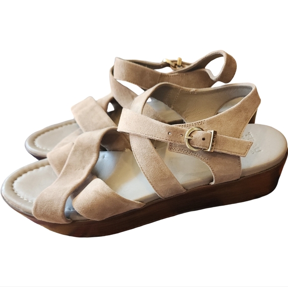 Elegant Tan / Taupe Suede Platform Sandals Made In ITALY by FRAU - Picture 1 of 7